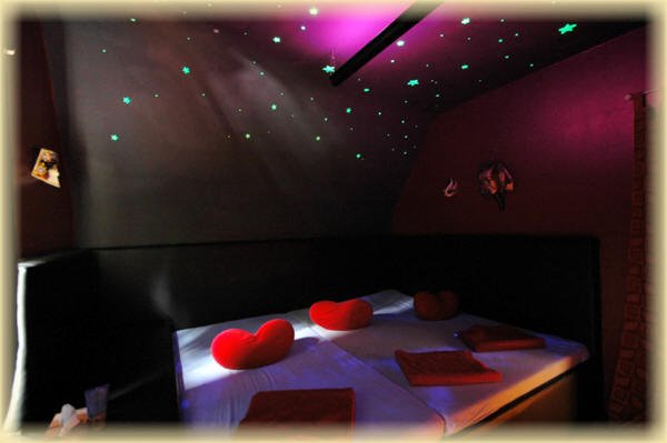 SASKI FARELL SEX CLUBS IN FRANKFURT SWINGERCLUB LUNA SEXTREFF BREMEN